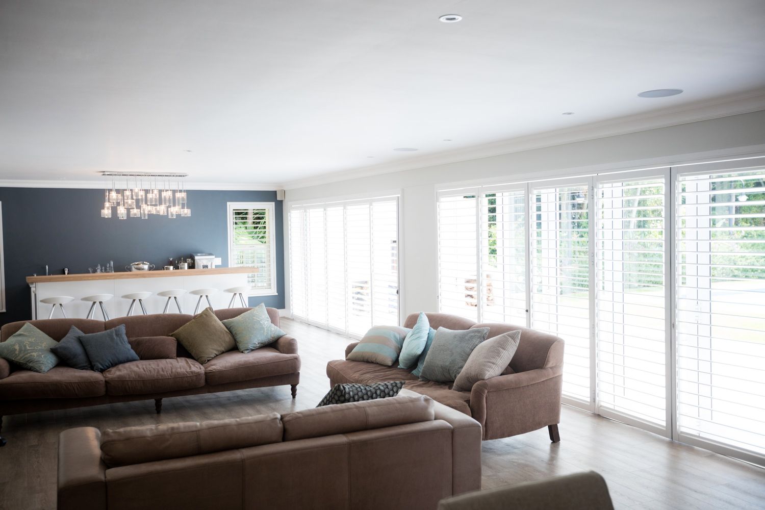 modern living room interior rzsvwtg.jpg
